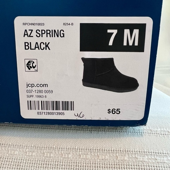 NIB Pull On Ankle Boots Ugg Style Sz 7 Black - Picture 4 of 11